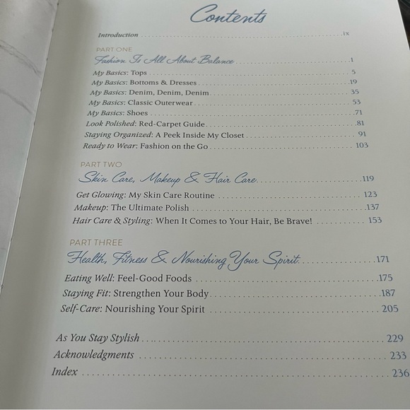 Staying Stylish Hardcover Book By Candace Cameron Bure N1 - Picture 3 of 8